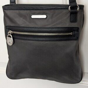 Michael Kors Hamilton Medium Nylon Gray/Black Crossbody Bag